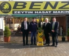 BURHANİYE DE ZEYTİNCİLERE MAKİNE DESTEĞİ