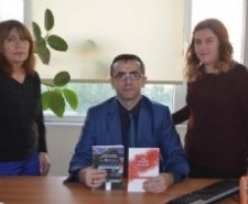 BURHANİYE’ DE EDEBİYAT DÜNYASI BİR YAZAR KAZANDI