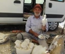 HEYKEL YAPMAYI ÖĞRENDİ ÇİFTÇİLİĞİN BIRAKTI