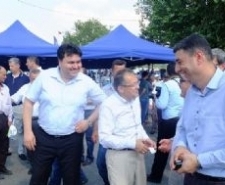 BÜYÜKŞEHİR'DEN KÖRFEZDEKİ ARICILARA 3 BİN 12 ADET KOVAN ALTLIĞI DESTEĞİ