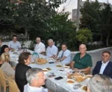 BAŞKAN KAMİL SAKA İFTARI HUZUREVİ’NDE YAŞLILARLA BİRLİKTE YAPTI