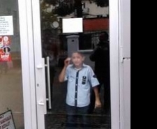 ZİLLERİ ÇALAN AFACAN İŞ HANINDA MAHSUR KALDI
