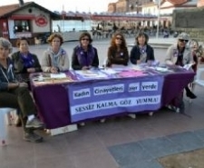 KADINA ŞİDDETE İLGİNÇ PROTESTO