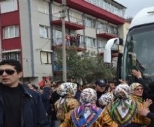 Başbakan Yıldırım’a Balıkesir’de sevgi seli