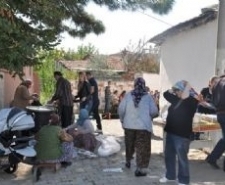ZEYTİNLİ MAHALLESİ’NDE HAYIR YEMEĞİ.