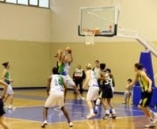 FENERBAHÇE, EDREMİT BELEDİYESİ'Nİ 70-59 YENDİ