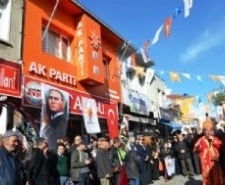 AYVALIK AK PARTİ’DE YENİ İLÇE BİNASINA GÖRKEMLİ AÇILIŞ