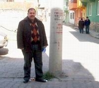SOKAK ORTASINDA DİREK