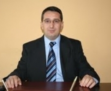 BURHANİYE’DE DEPREMZEDE NURCAN NARİN’DEN MAKİNE NAKIŞI KURSU