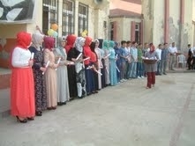 BURHANİYE’DE İMAM HATİPLİLERİN MEZUNİYET COŞKUSU