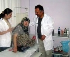 MAHALLEDE DOKTOR AYAĞA GELDİ