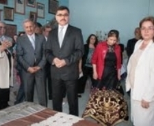 BALIKESİR VALİSİ TURHAN AYVALIK’TA TÖRENE KATILDI