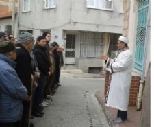 EDREMİT'TE ABDÜLKADİR MOLLA İÇİN GIYABİ CENAZE NAMAZI
