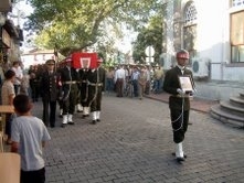 EMEKLİ ALBAY KANSERE YENİK DÜŞTÜ
