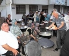 DEDE FERİT’TEN İFTAR HAYRI