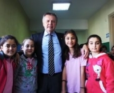 AYVALIK BELEDİYESİ'NDEN ÇOCUKLARA ANLAMLI ARMAĞAN