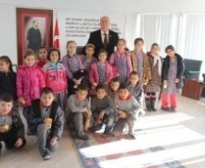 ÖĞRENCİLERİNDEN AKOVA’YA ANLAMLI ZİYARET