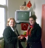 KARNESİ İYİ OLAN ÖĞRENCİLERE, KİTAP HEDİYELİ VE PASTALI KUTLAMA