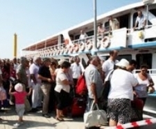 AYVALIK’TA TRAFİK KAZASI: 3 YARALI