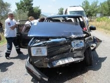 TIR'LA OTOMOBİLİN ÇARPIŞTIĞI KAZADA CAN PAZARI