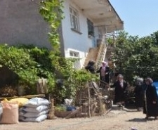 BAŞKAN ERSOY YENİ ÇIKAN ÇIKAN ZEYTİNYAĞIN TADINA BAKTI