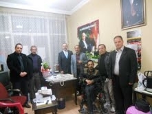 AYVALIK MHP’DEN ENGELLİLERE ZİYARET