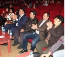 AMATÖR TİYATROCULAR BÜYÜK BEĞENİ TOPLADI