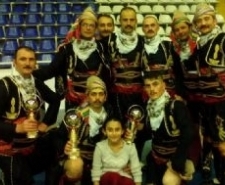 EDREMİTLİ FOLKLORCULAR BALIKESİR BİRİNCİSİ OLDU