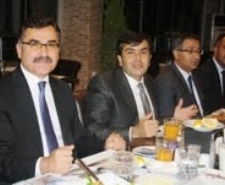 AYVALIK’TAKİ SEMİNERE YEMEKLİ FİNAL