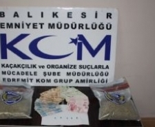 EDREMİT’TE DURDURULAN ARAÇTAN UYUŞTURUCU ÇIKTI