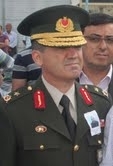 AYVALIK’A ŞEFKAT EVLERİ YAPTIRABİLMEK İÇİN BİR ARAYA GELDİLER