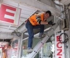 Burhaniye’de elektrik şebekesi yer altına alınıyor