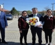 Dev dalgalar sahili dövdü, vatandaşlar selfie çekti