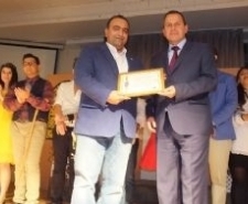 Liseli Tiyatrocuların Oyunu Ayakta Alkışlandı