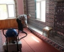 EDREMİT’TE CAMİLER TEMİZLENİYOR
