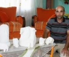 YAĞLI BOYACI TAŞA HAYAT VERİYOR