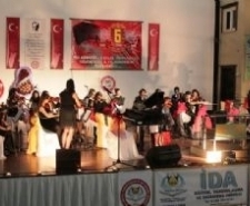 EDREMİT’TE YAYLI ÇALGILAR KONSERİ..