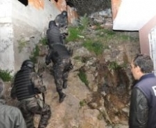 AYVALIKTAKİ UYUŞTURUCU OPERASYONUNA 12 TUTUKLAMA