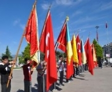 EDREMİT’TE 19 MAYIS’A BURUK KUTLAMA