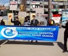 EDREMİT’TE ÜLKÜCÜLERDEN TERÖR TEPKİSİ