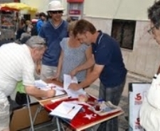 AYVALIK İŞÇİ PARTİSİNDEN İMZA MASASI