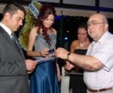 FİLİZ KANADA’YA GELİN GİDİYOR