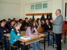 BURHANİYE’DE DERSHANELERE GİDEMEYEN ÖĞRENCİLER İÇİN ÜCRETSİZ KURS
