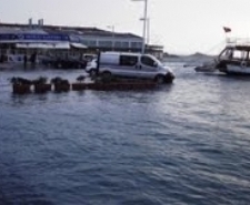 AYVALIK’TA DENİZ TAŞTI