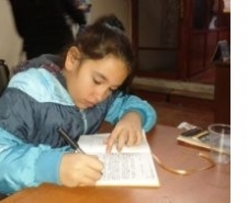 MİNİK ÖĞRENCİDEN ENGELLİ DUYARLILIĞI