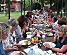 AMERİKA’DAN FOLKLOR ÖĞRENMEYE GELDİLER, EZAN SESİNDEN ETKİLENİP AĞLADILAR