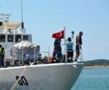 AYVALIK’TA 78 MÜLTECİ ÖLÜMDEN DÖNDÜ