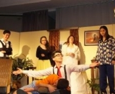 BURHANİYE’ DE LİSELİLERİN OYUNU AYAKTA ALKIŞLANDI