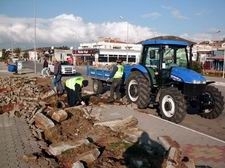 SARIMSAKLI SAHİL ŞERİDİNDE KALDIRIMLAR YENİLENİYOR