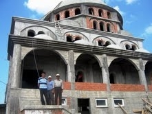 KOCADAĞ KÖYÜ’NE GÖRKEMLİ CAMİ